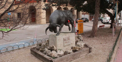 Monumento Toro Soga  Museo al aire libre
