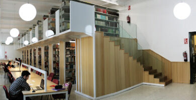 Biblioteca de la Facultad de Ciencias Políticas y Sociología de la Universidad de Granada