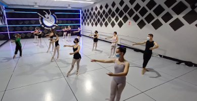 Escuela De Danza Lia  Academia de baile